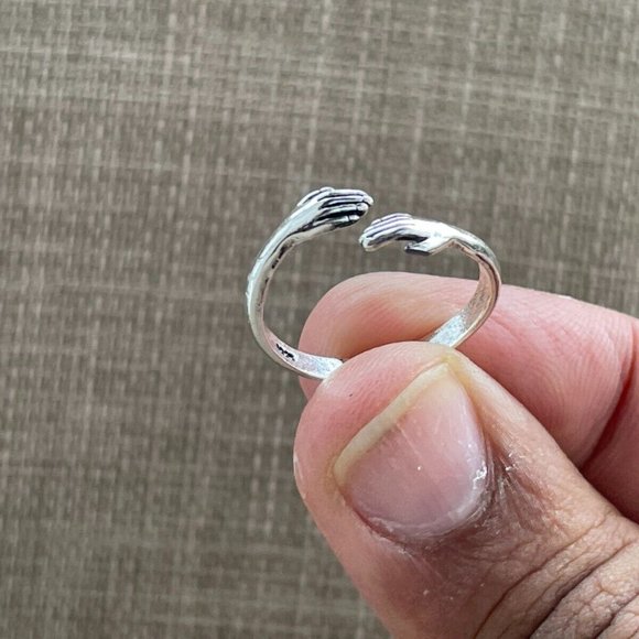 Women Fashion Ring HUG Ring Silver Tone Fashion Jewelry Size 10-12 - Picture 7 of 8